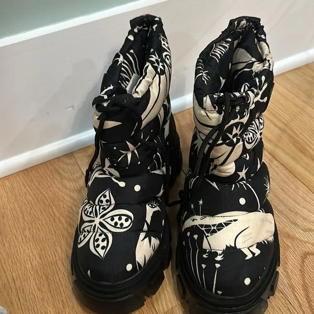 NWT FARM RIO Black Cerrado Sky Lug Sole Ankle‎ Boot In Cerrado Sky